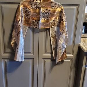 INTO AFRICA Scarf⚜️🤎⚜️ Giraffe 🦒 Print 🦒